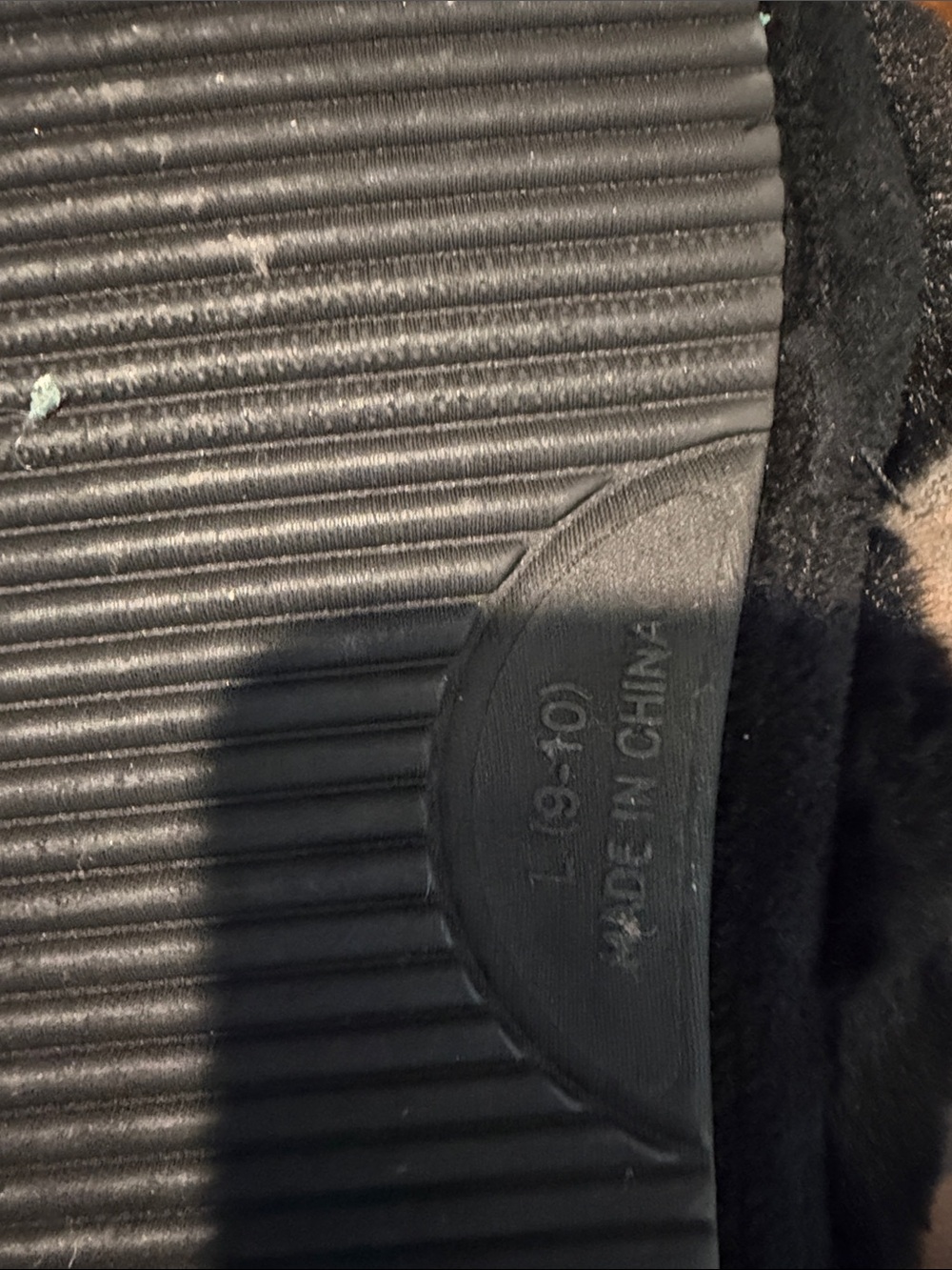 Shoe/slipper bundle! - Picture 3 of 7